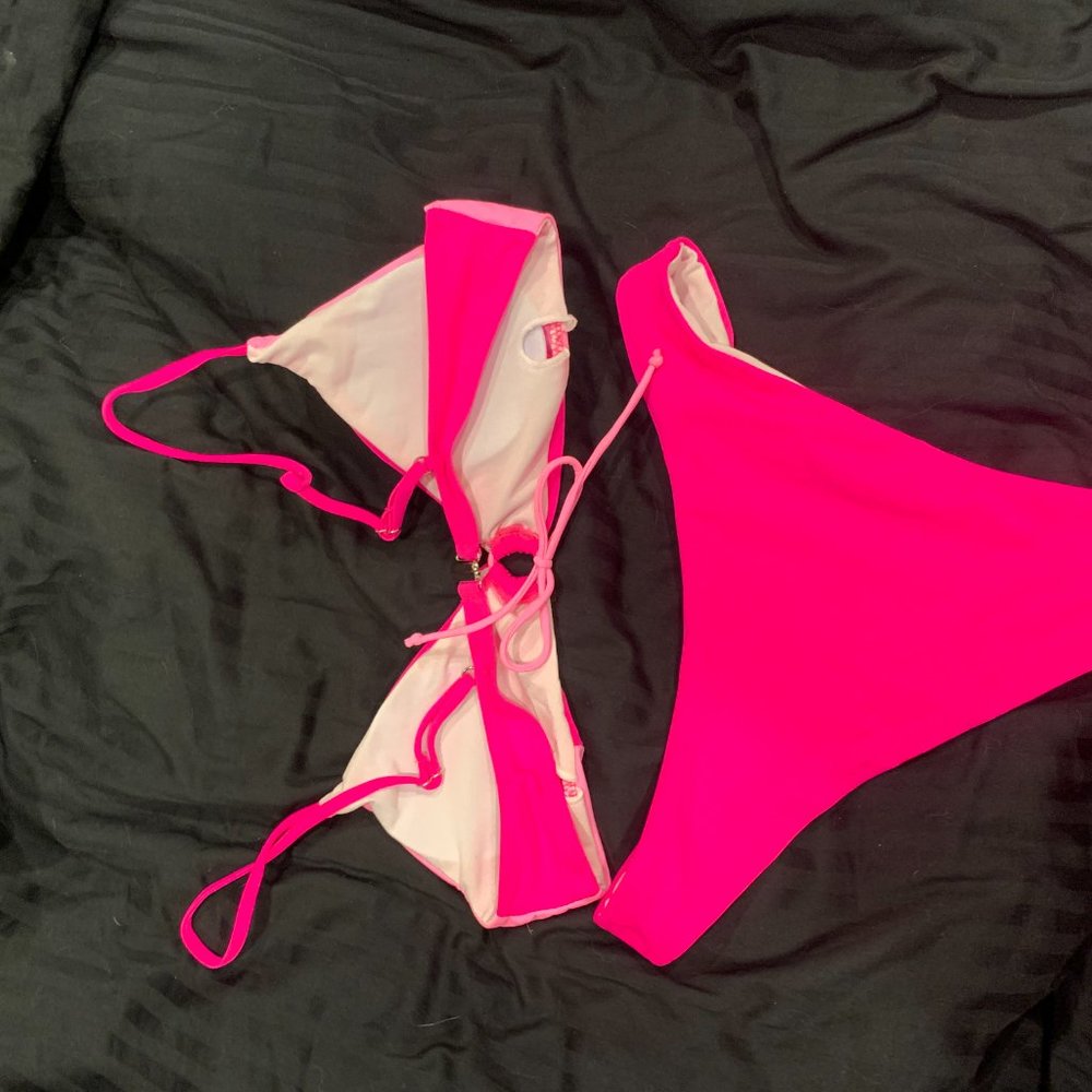 Contrast High Cut Leg Bikini Set Swimsuit - Picture 2 of 3